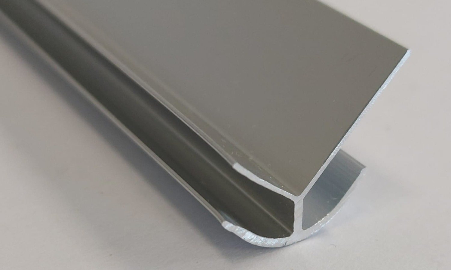 16 MM ALUMINYUM DIS KOSE PROFILI